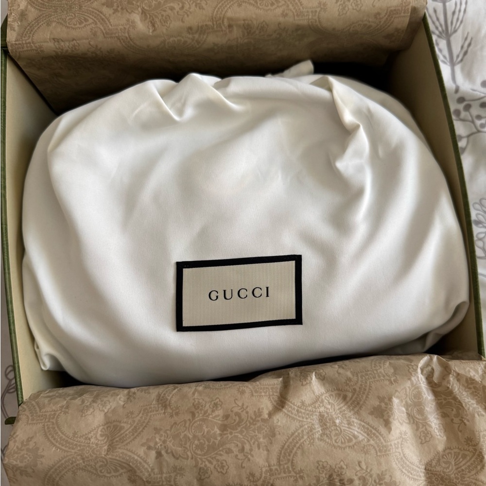 Gucci GG Marmont Small Camera Bag - Picture 5 of 6
